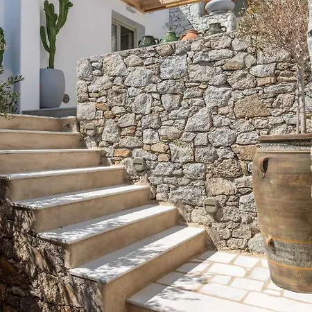 Lilium I - Overlooking Psarou Bay, Mykonos Ψαρού